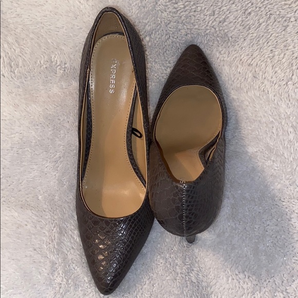 Express Heels - Picture 3 of 5